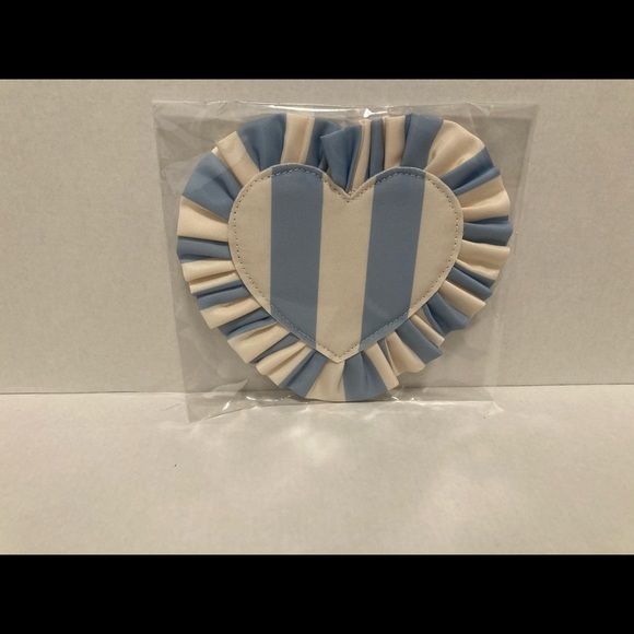 Hydrangea Ruffle Heart Patch - Picture 3 of 3